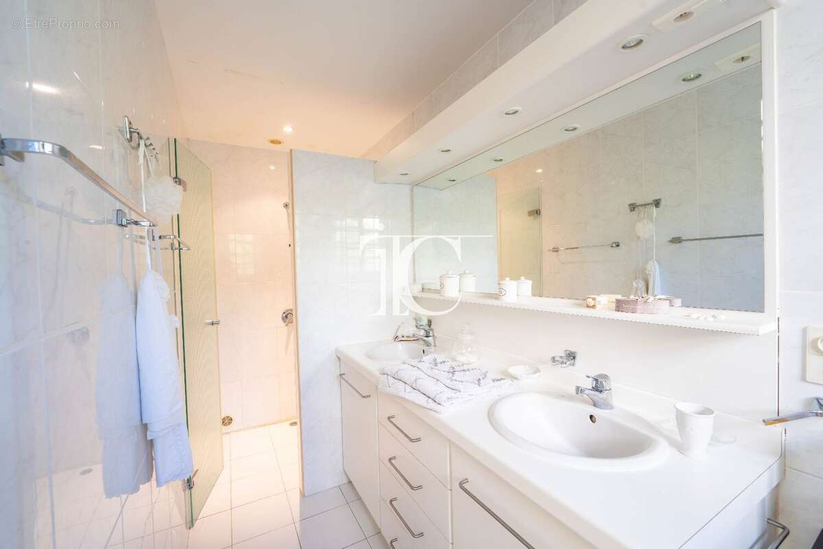 Maison à SAINT-PAUL-LE-JEUNE