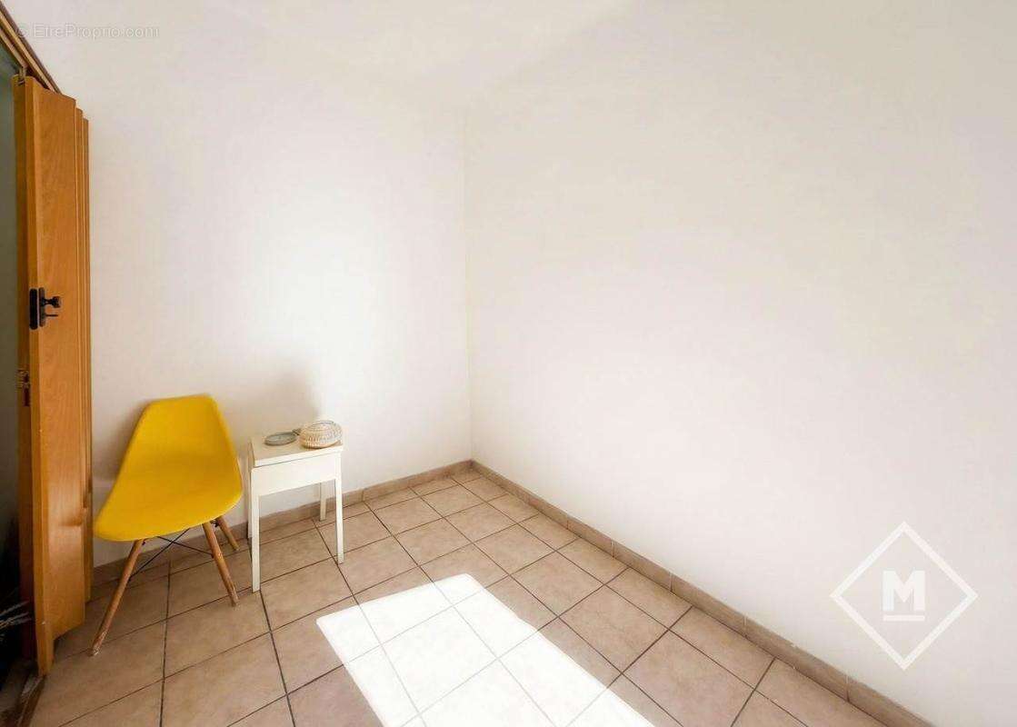 Appartement à MARSEILLE-5E
