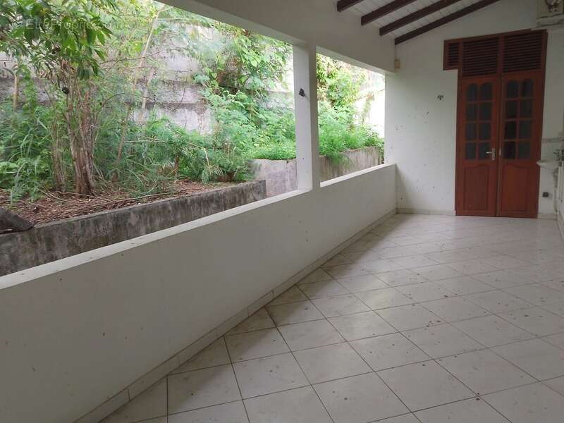 Maison à BASSE-TERRE