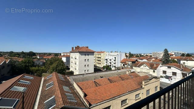 Proche gare, appartement rénové, 2 chambres, garage, balcons, climatisation - photo 3