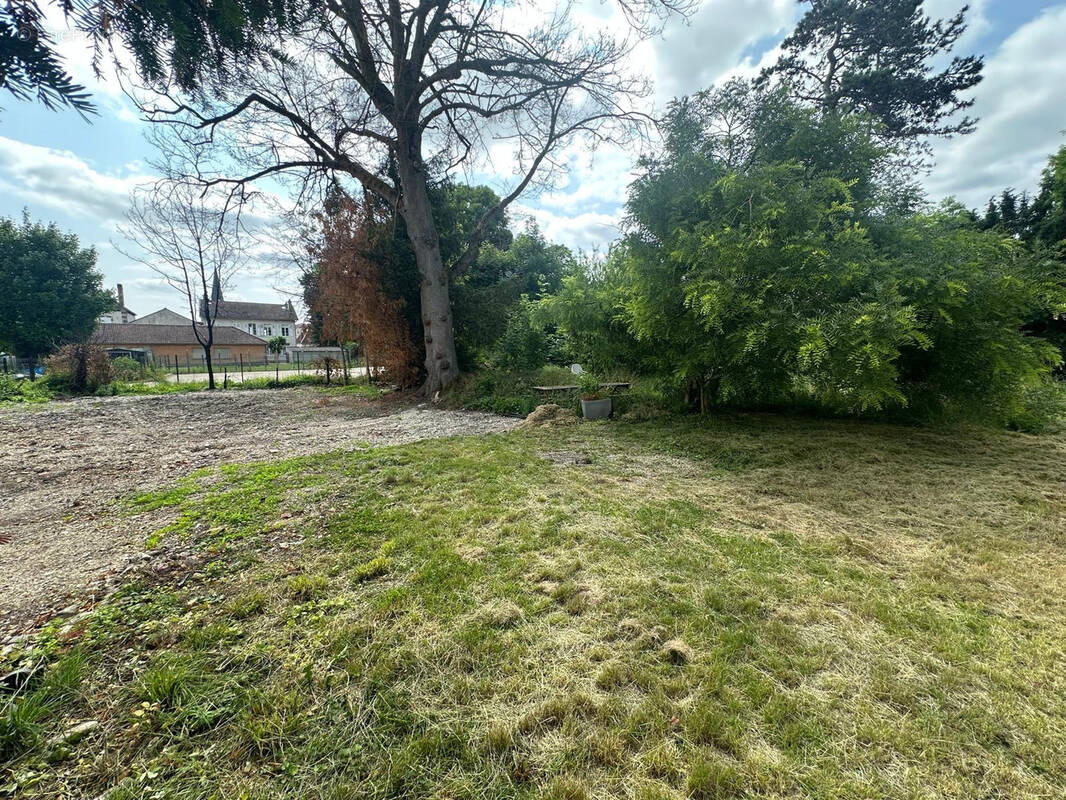 Terrain à SAINT-PARRES-LES-VAUDES