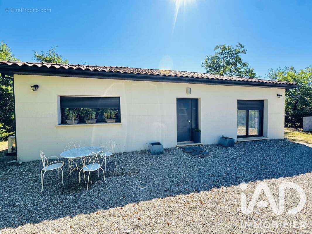 Maison 127 m² à Le Montat  - photo 2