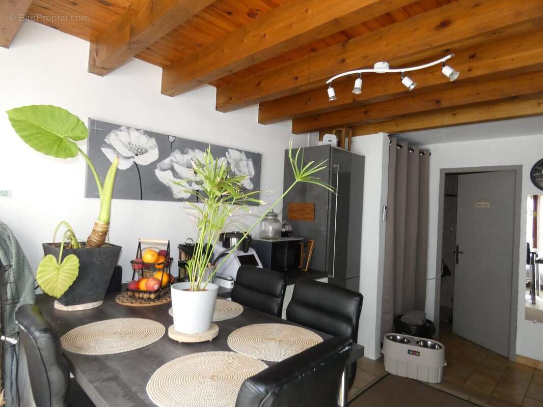 Maison à ECHASSIERES