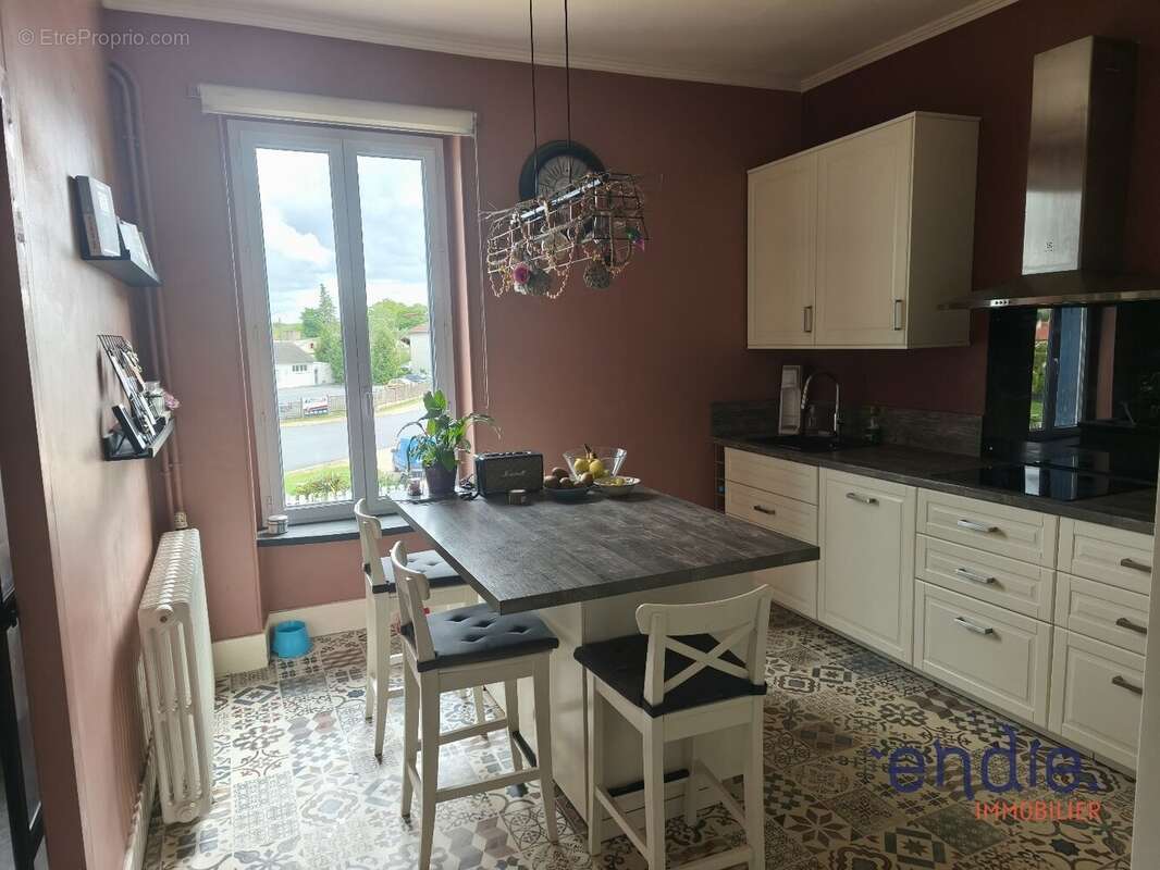 Maison à COSNE-D&#039;ALLIER