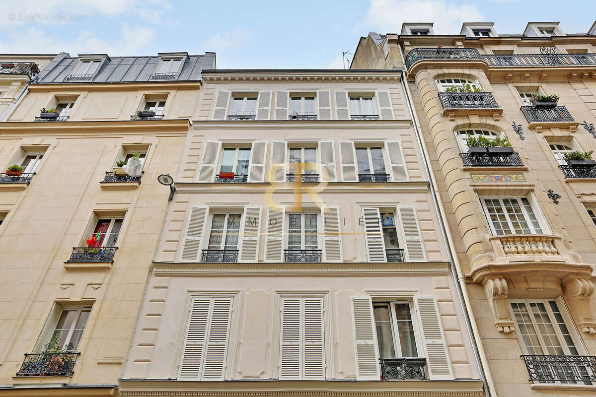 Appartement à PARIS-17E