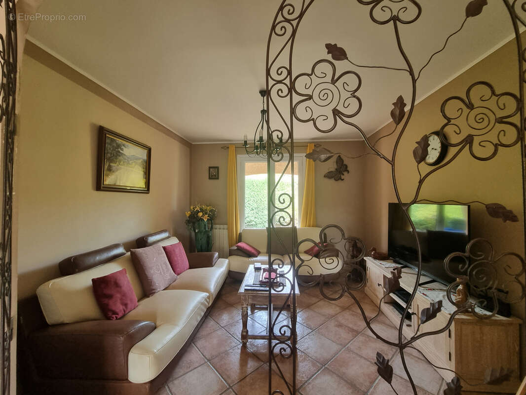 Maison à REGUSSE
