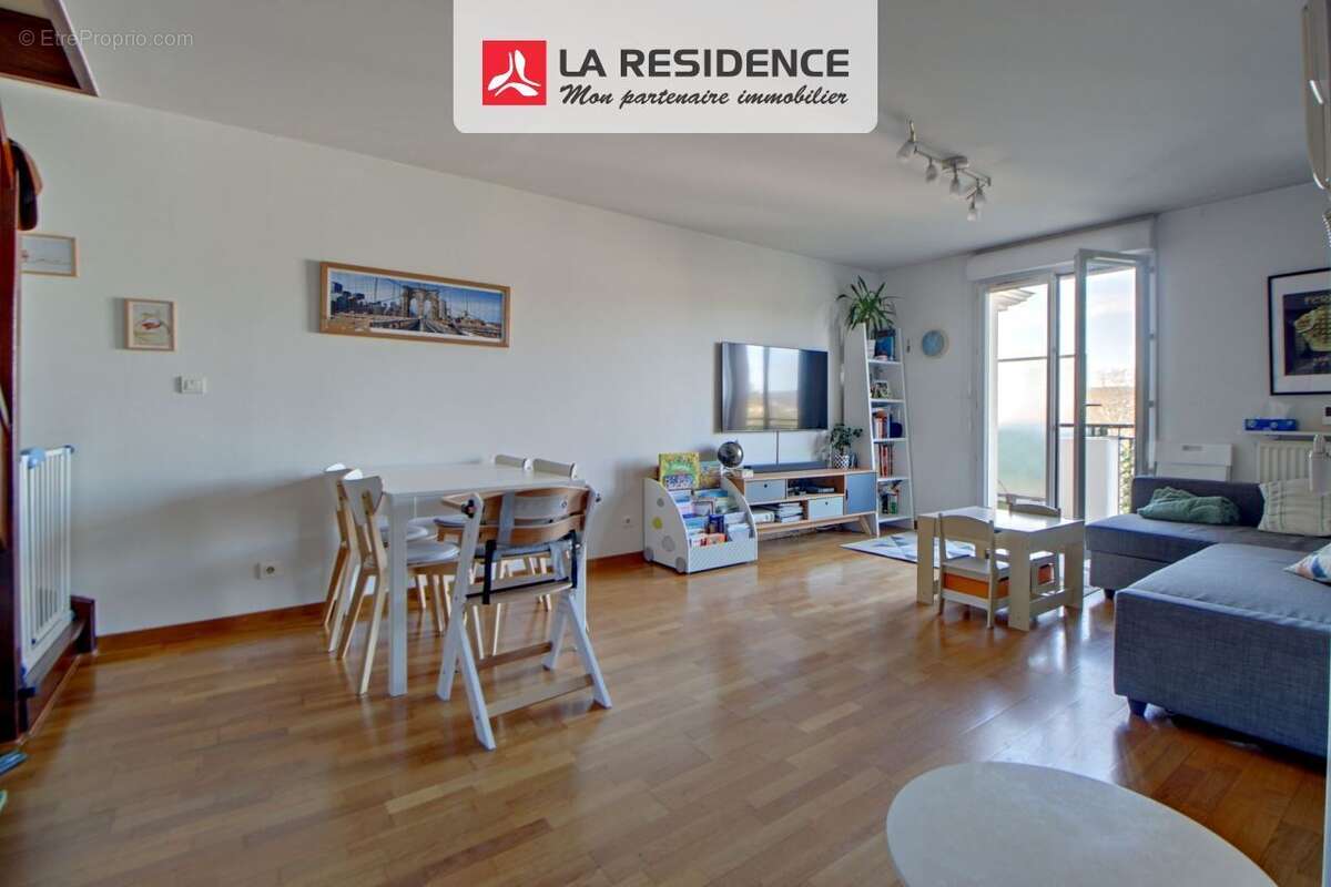 Appartement à VERNEUIL-SUR-SEINE