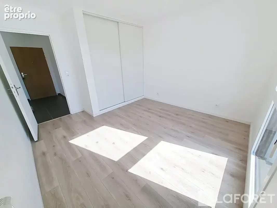 Appartement Epron 2 pièce(s) - Avec balcon et place de parking sécurisée - photo 2