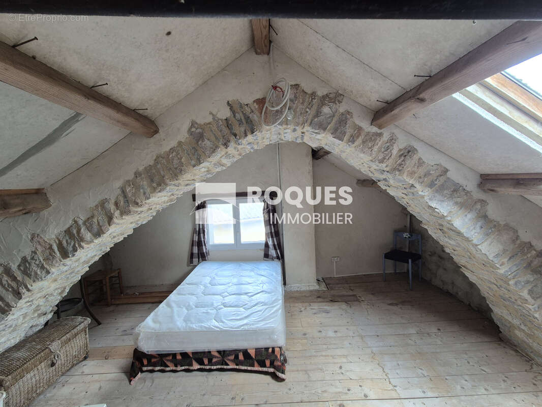 A VENDRE, 15 minutes LE CAYLAR, sur le plateau du Larzac, maison de caractére à rénover avec dépendance et jar - photo 13