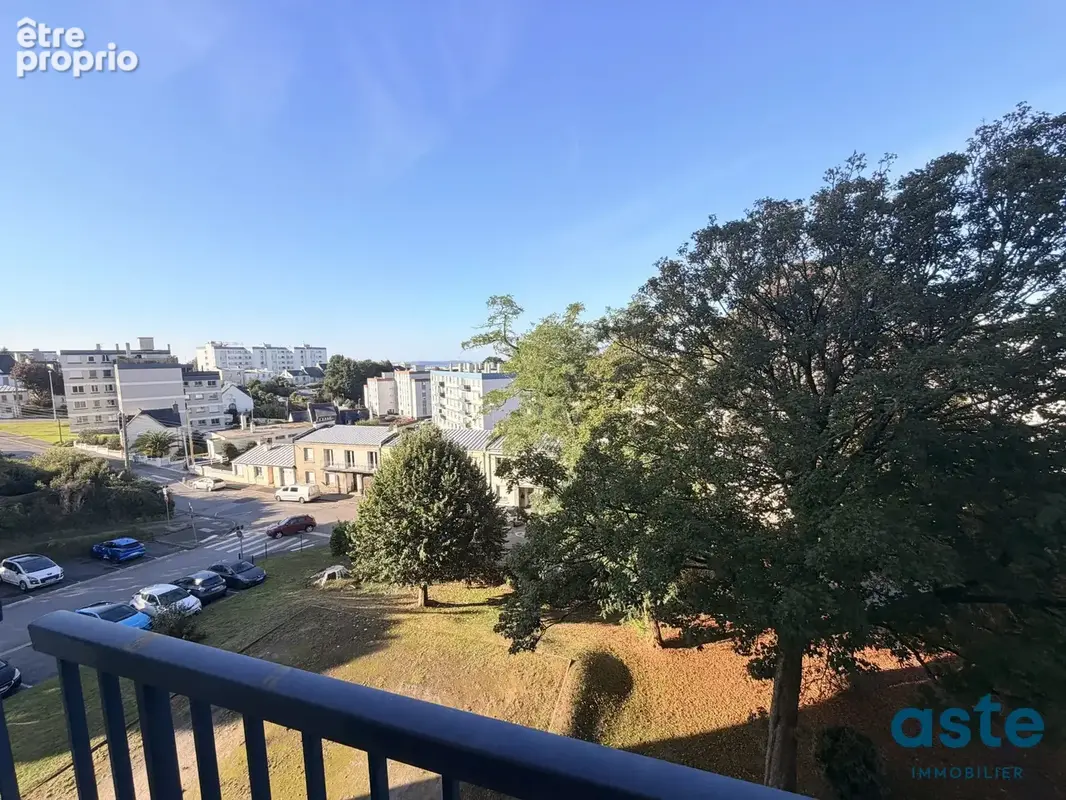 Appartement 4 pièces 90 m² à vendre à Brest (29200) - photo 2