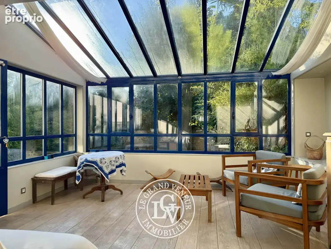 Fontainebleau – élégante maison bourgeoise de 227 m² avec jardin, véranda et garage - photo 10