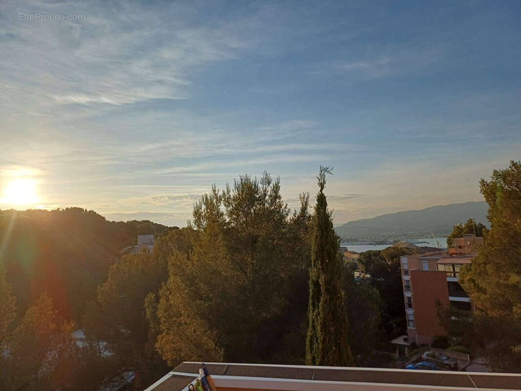 ** (83500) La Seyne SUD ** APPARTEMENT 3 Pièces ** Dernier Etage ** Grande Terrasses ** VUE Dégagée MER **3 pièce(s) 67 m2 - photo 5