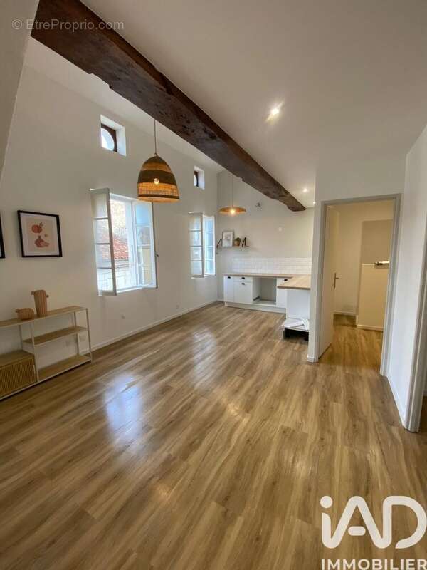 Appartement 47 m² à Saintes  - photo 4