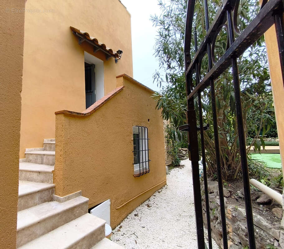 Maison à SPERACEDES