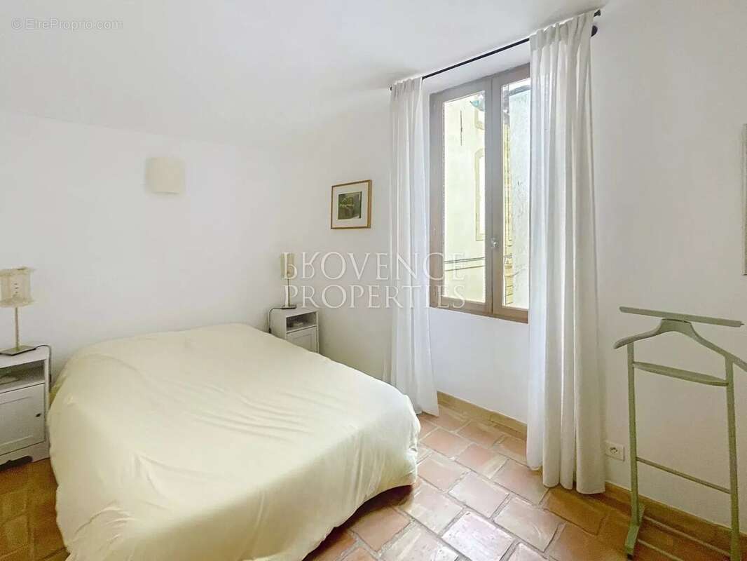 Appartement à SAINT-MAXIMIN-LA-SAINTE-BAUME