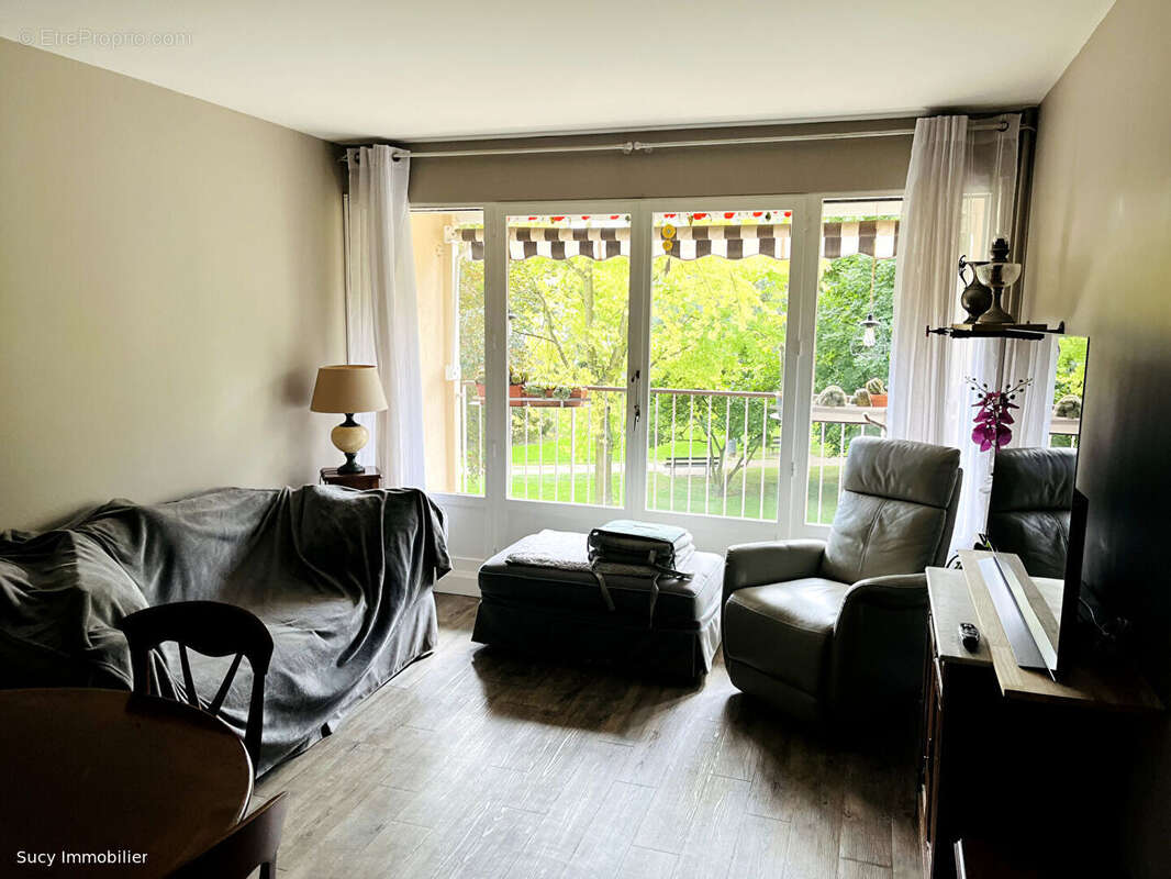Appartement à CHENNEVIERES-SUR-MARNE