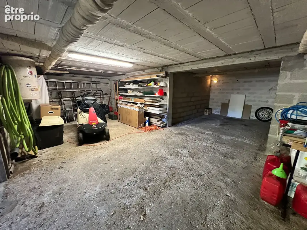 Très jolie longère du XVII eme siècle avec environnement exceptionnel Proche Thoiry  6 pièces 232 m2 - photo 12