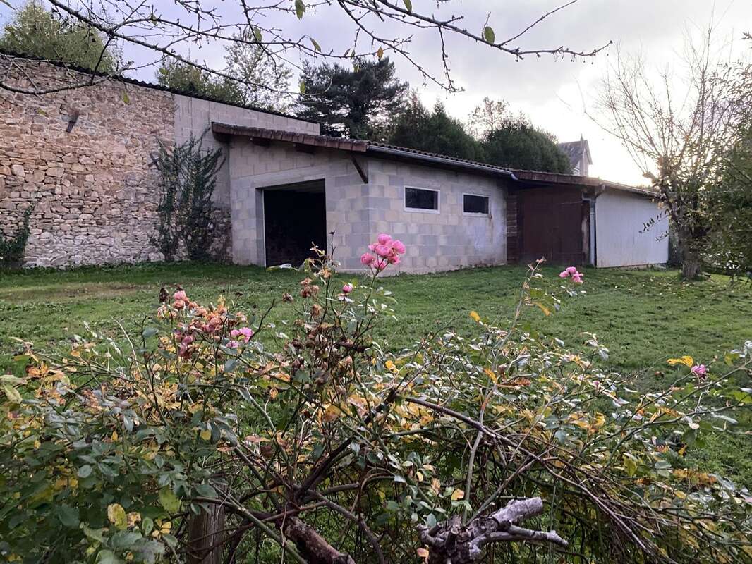 Maison à CHATEAUNEUF-LA-FORET