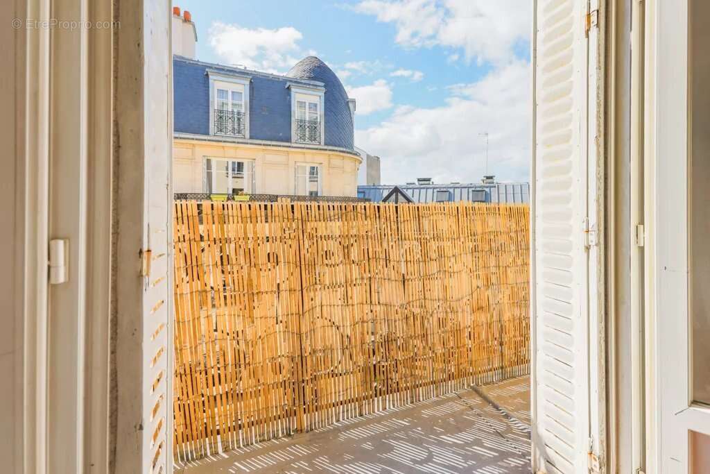 Appartement à PARIS-18E