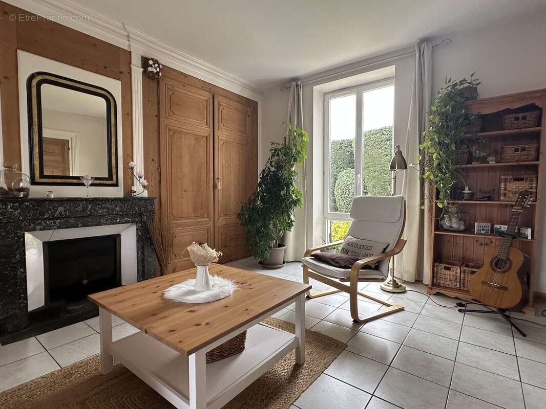 Maison à SAINT-ETIENNE-DES-OULLIERES