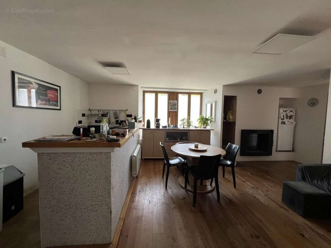 Maison à CHAMPAGNE-SAINT-HILAIRE