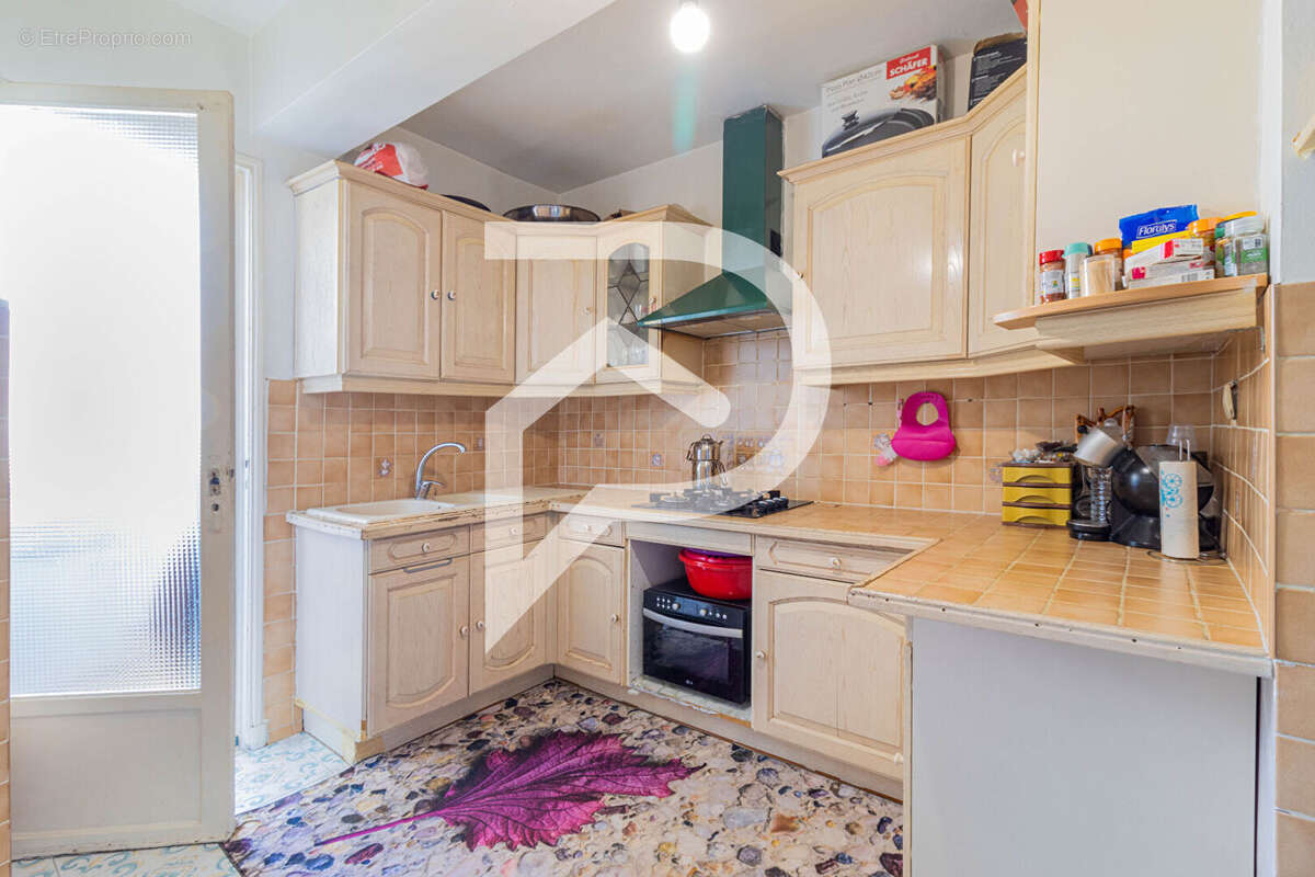 Appartement à MARSEILLE-5E