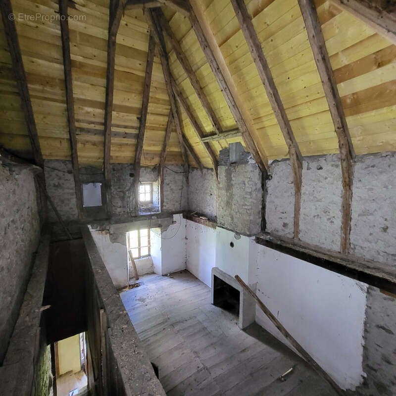 Maison en pierres avec ancienne grange - photo 16