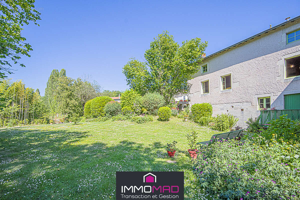 Maison à LACROIX-SUR-MEUSE