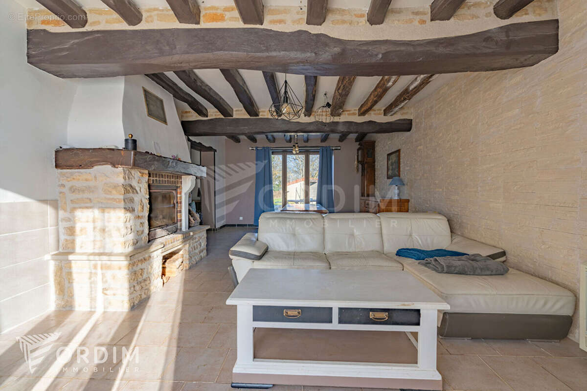 Maison à ETAIS-LA-SAUVIN