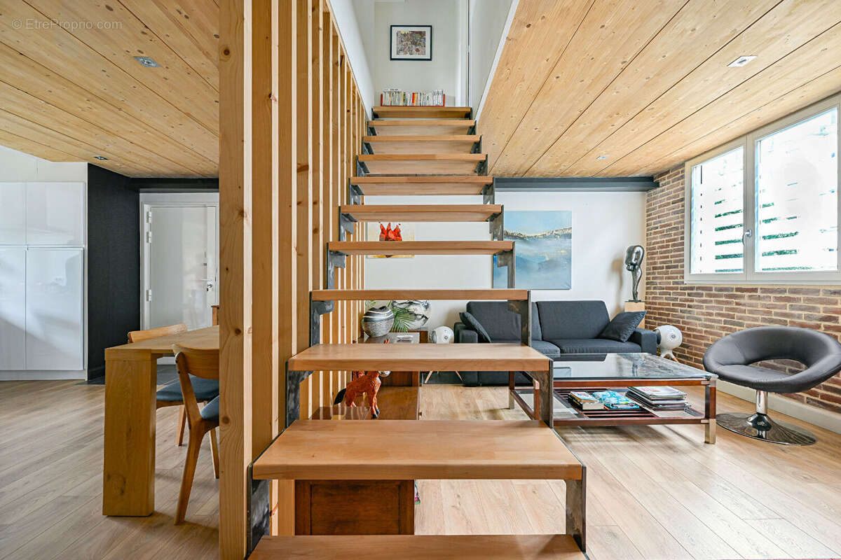 Appartement à PARIS-14E