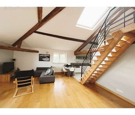 Appartement à FONTAINES-SAINT-MARTIN
