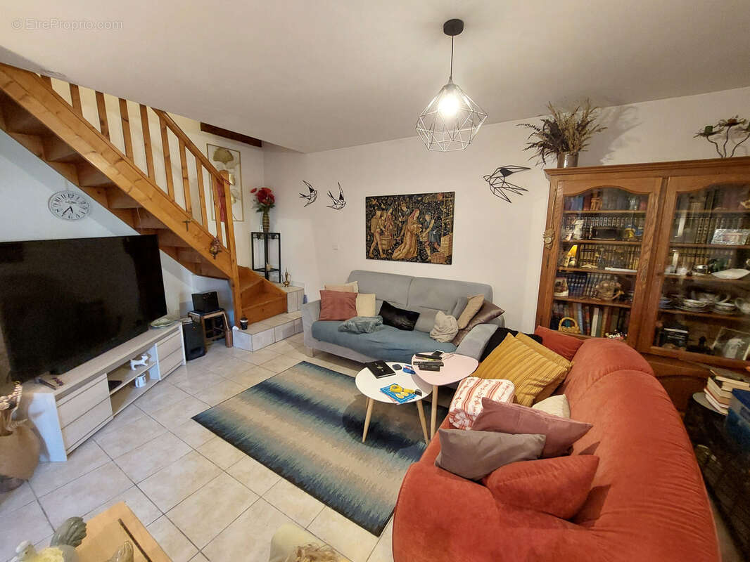 Maison à MONTANS
