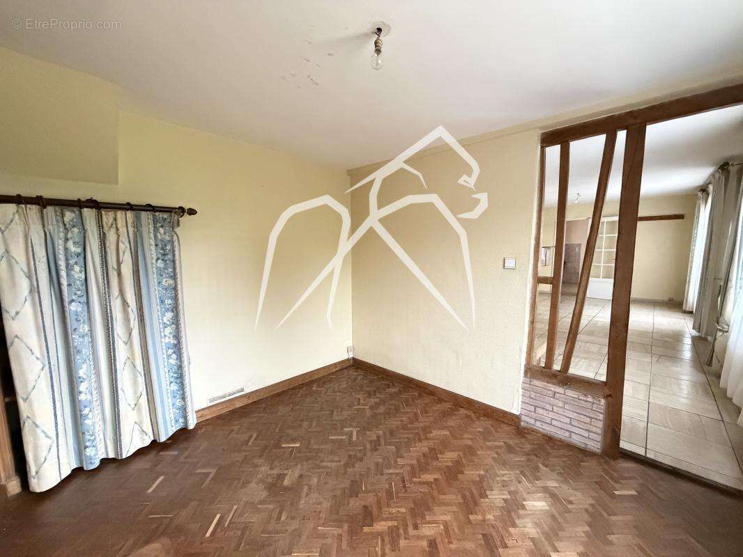 Maison à CLERES