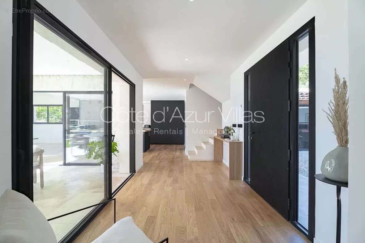 Maison à TOURRETTES-SUR-LOUP