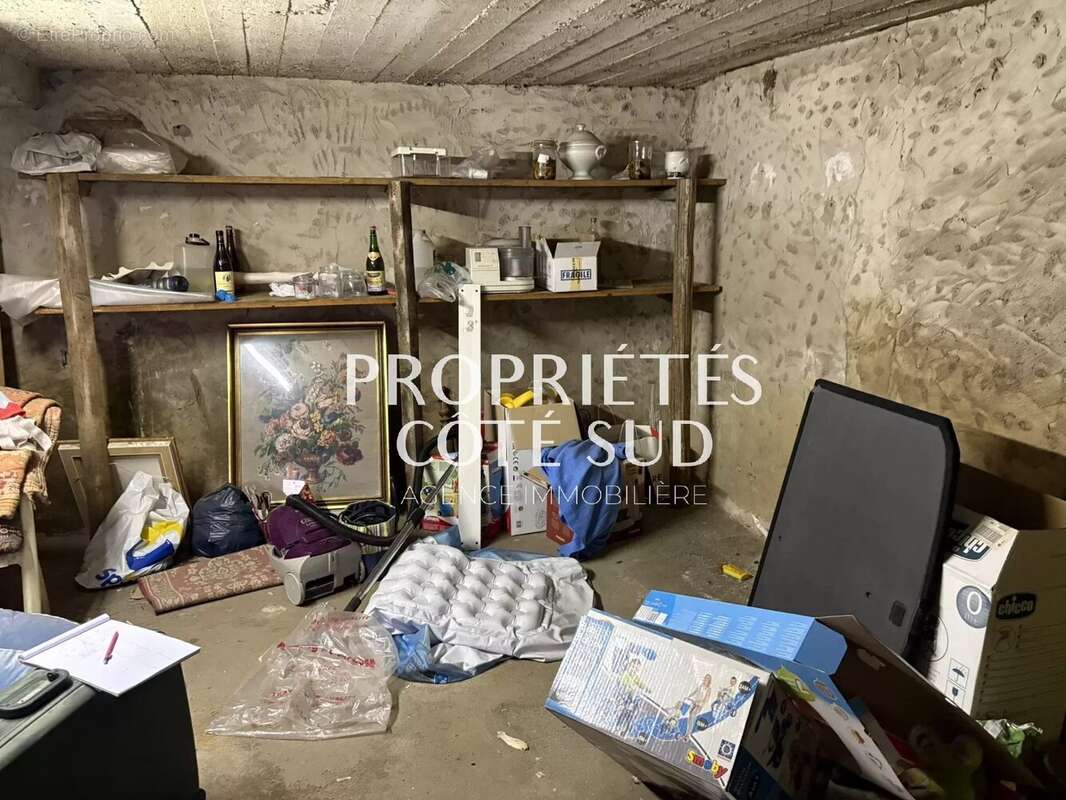 Maison à SAINT-LAURENT-DES-ARBRES