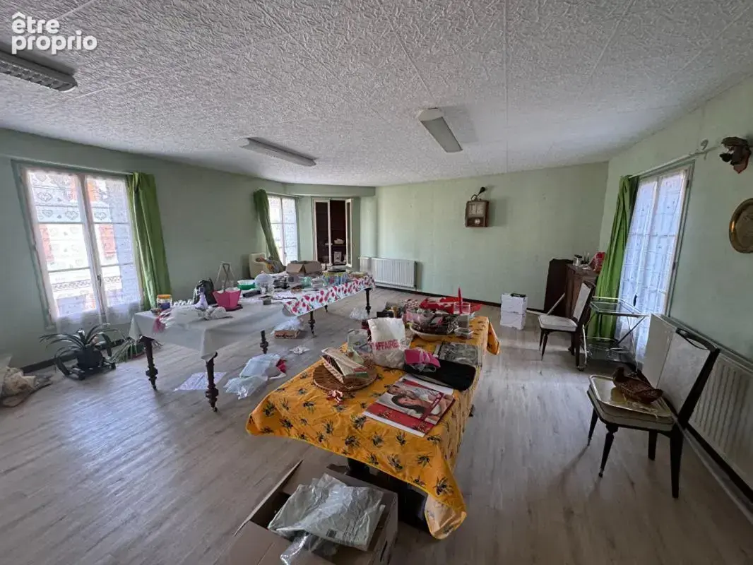 Bien immobilier atypique sur NEUFCHATEL-EN-BRAY - au coeur de la ville ! - photo 2