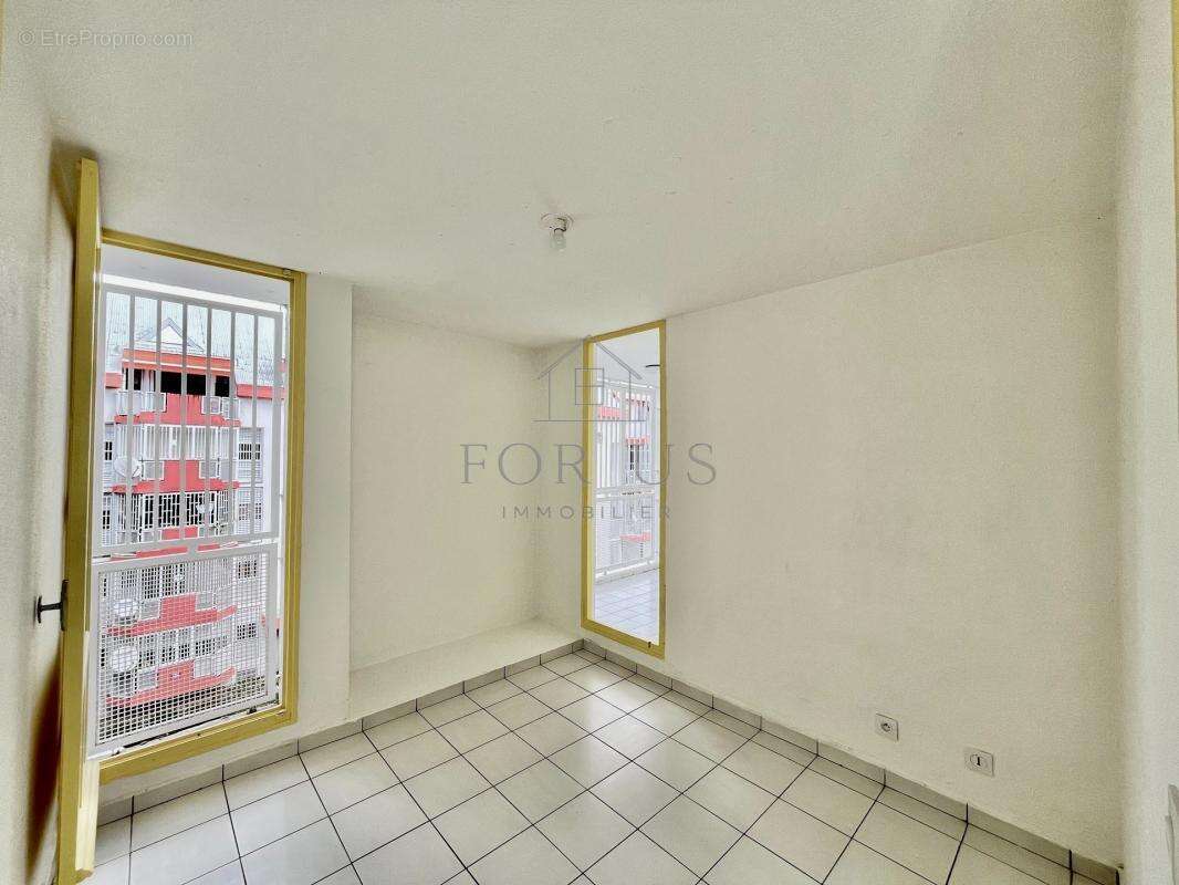 Appartement à LES ABYMES