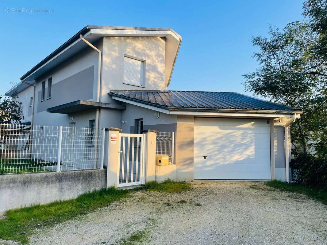 Maison 99 m² à Bourg-De-Peage  - photo 2