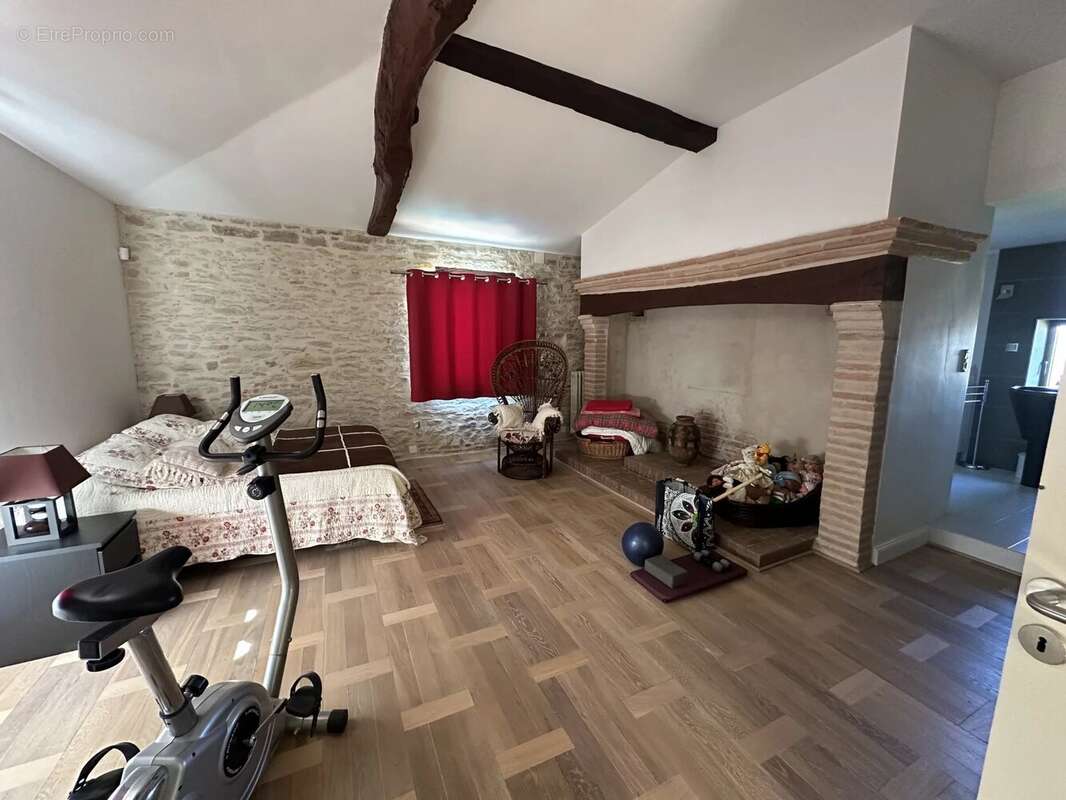 Maison à MONCLAR-DE-QUERCY