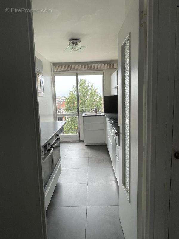 Appartement à LES LILAS