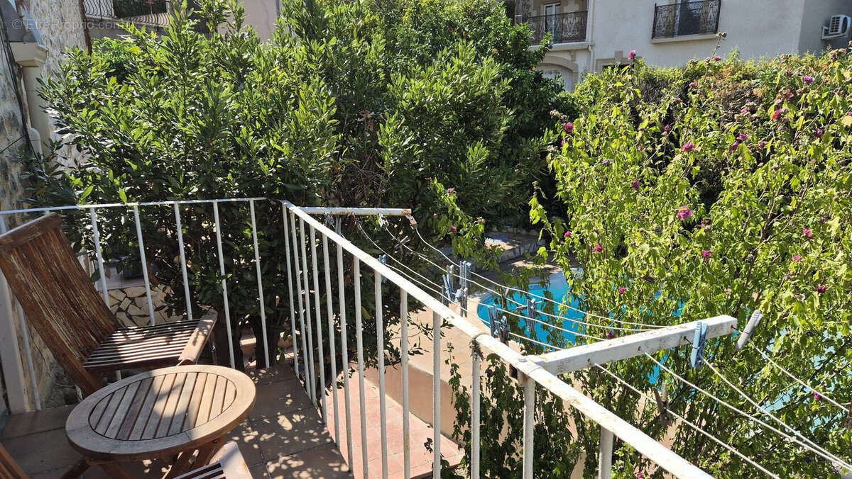 balcon vue sur le jardin