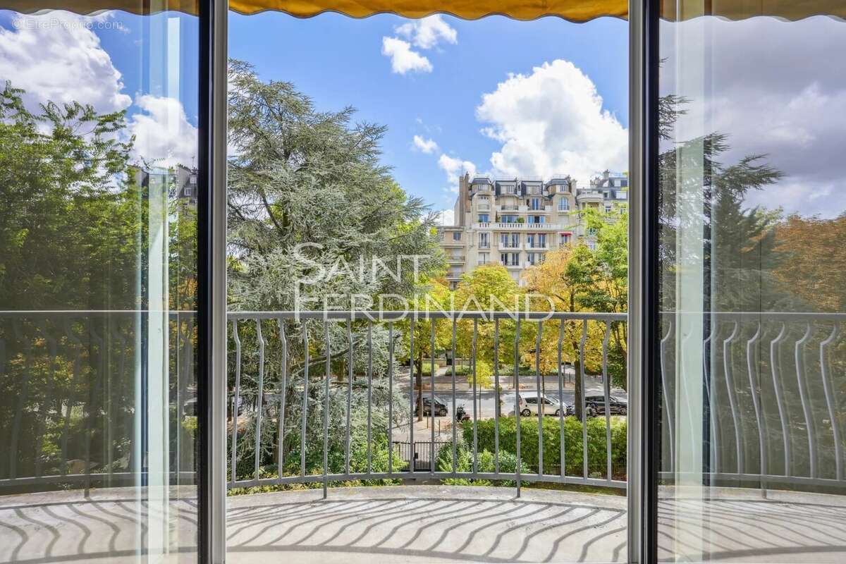 Appartement à NEUILLY-SUR-SEINE