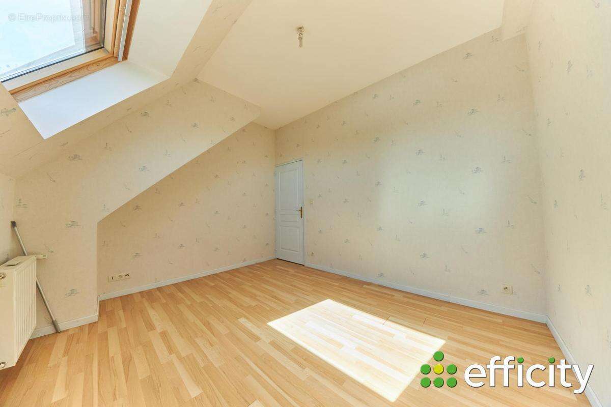 Maison 142 m² à Saint-Mathurin-Sur-Loire  - photo 15