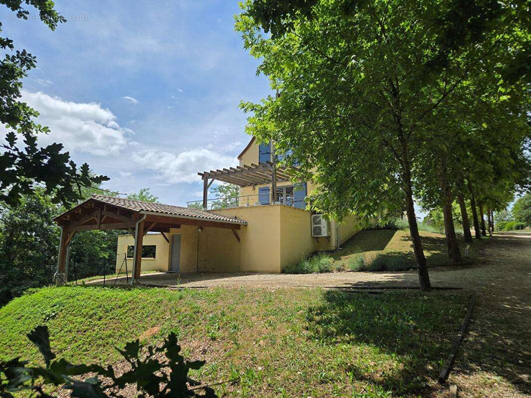 Villa moderne et confortable avec piscine, en bordure d'un golf - photo 16
