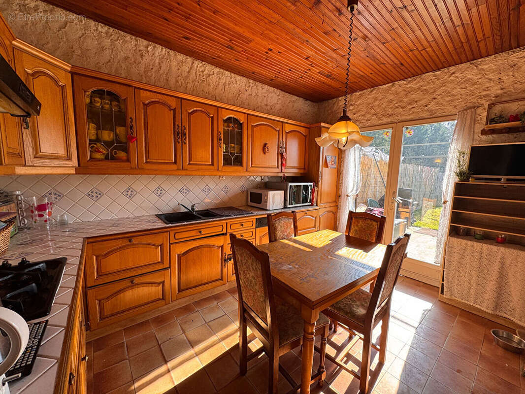 Maison à LASSAY-SUR-CROISNE