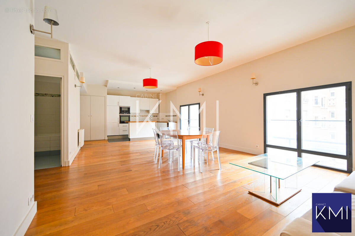 Appartement à PARIS-18E