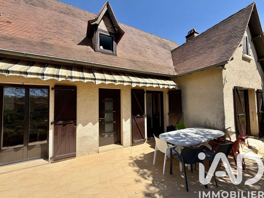 Maison 151 m² à Assier  - photo 3