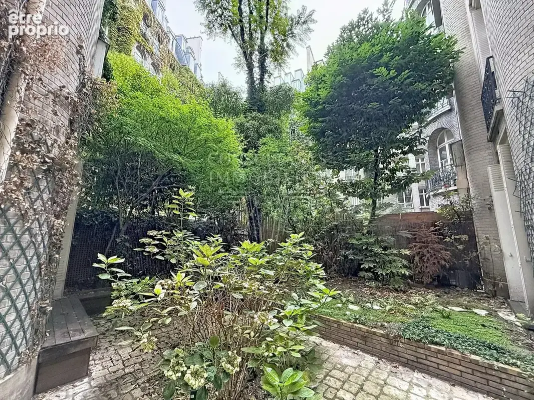 Place victor hugo/boissiere. appartement aux superbes volumes - photo 16