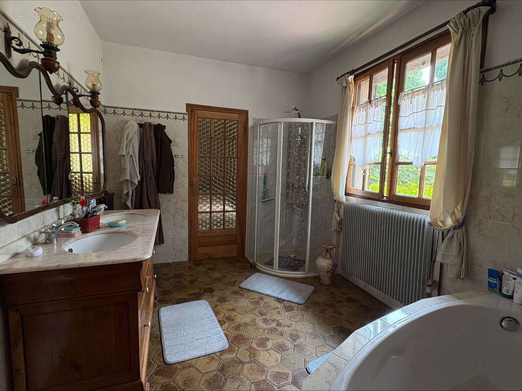 Ully Saint Georges maison de 285m2 - photo 14