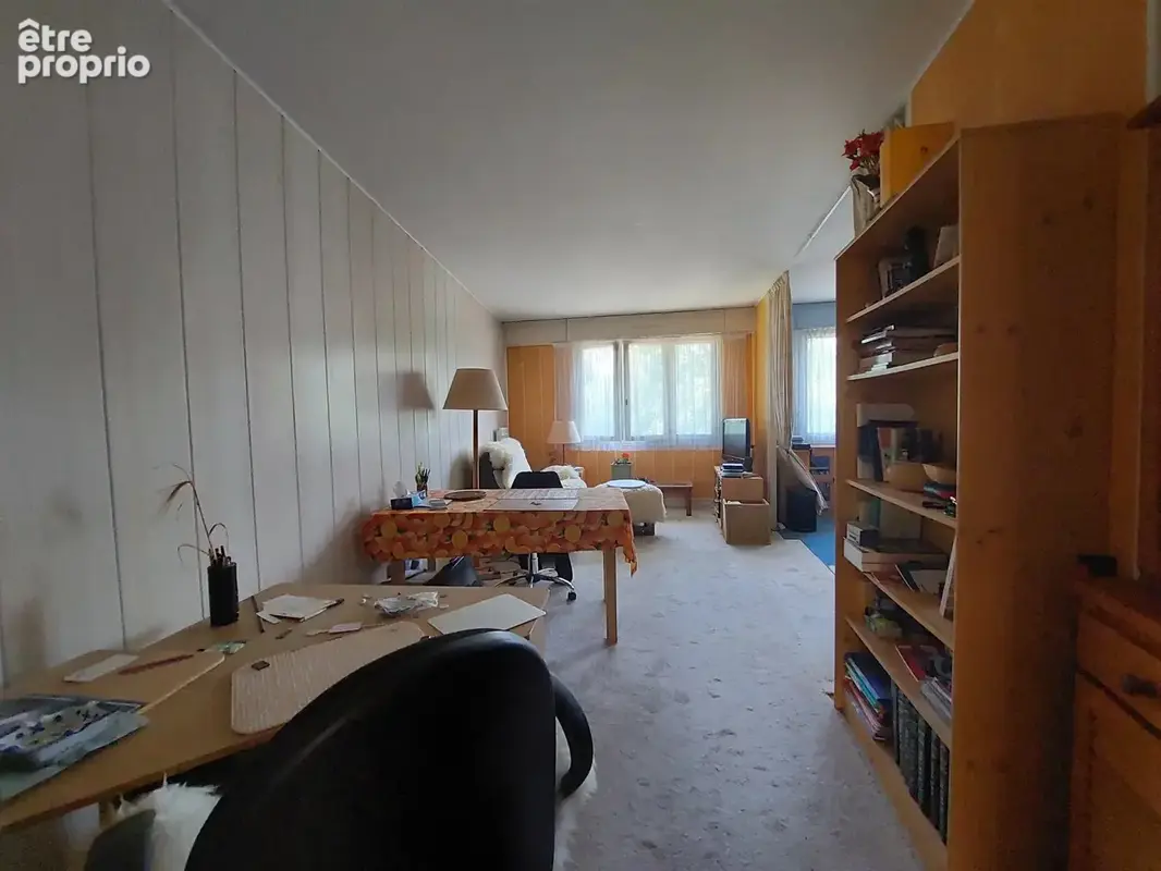 Appartement 2 pièces de 47 m² à Vaujours – À rénover - photo 2